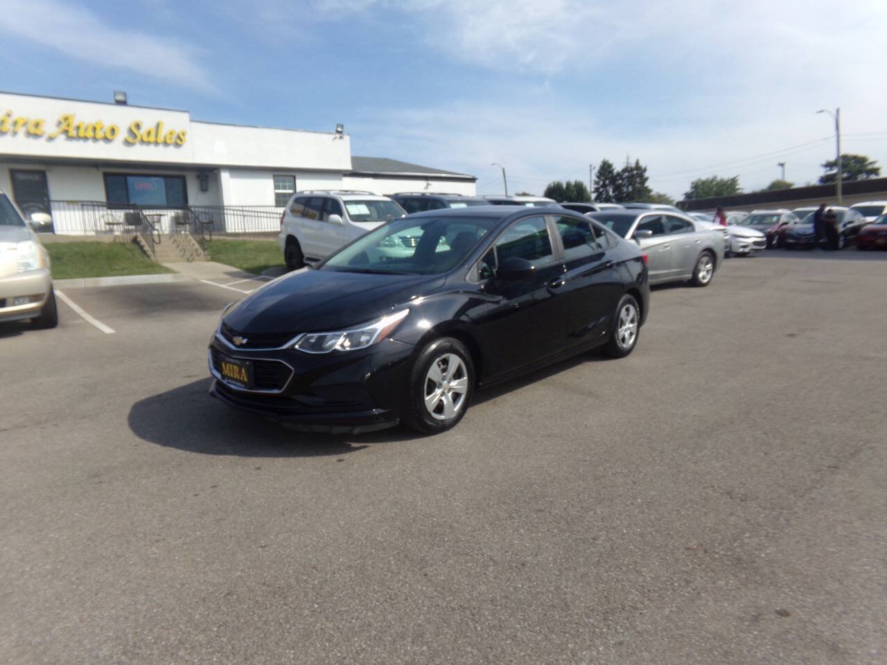 Used 2017 Chevrolet Cruze LS FWD image 2