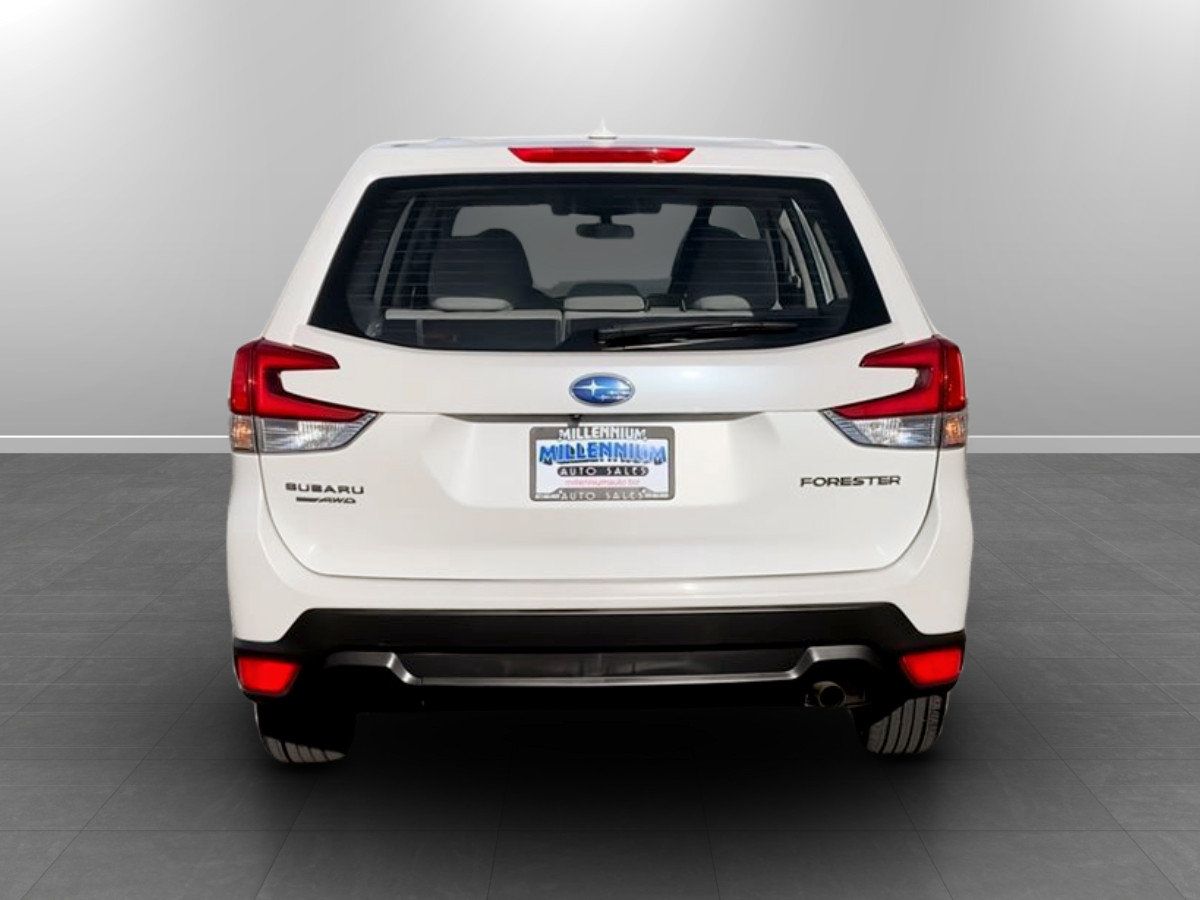 Used 2021 Subaru Forester Premium AWD/4WD image 6