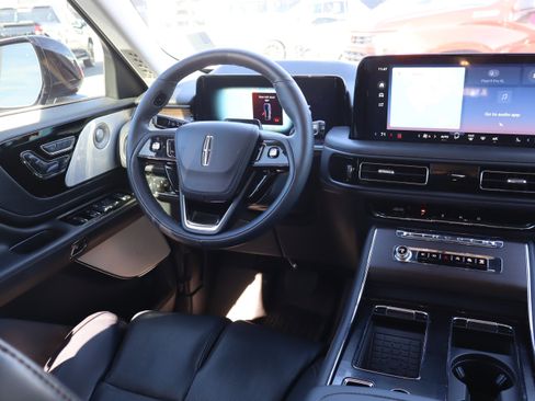 Used 2025 Lincoln Aviator Reserve w/ Equipment Group 201A image 12