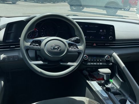 Used 2021 Hyundai Elantra SEL FWD image 7