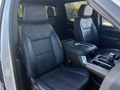 Used 2022 Chevrolet Silverado 1500 High Country w/ Technology Package image 31