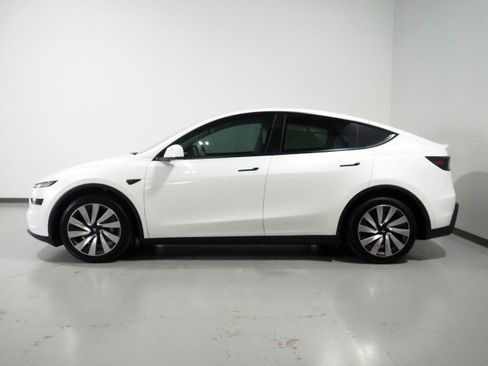 Used 2026 Tesla Model Y Long Range AWD/4WD image 10
