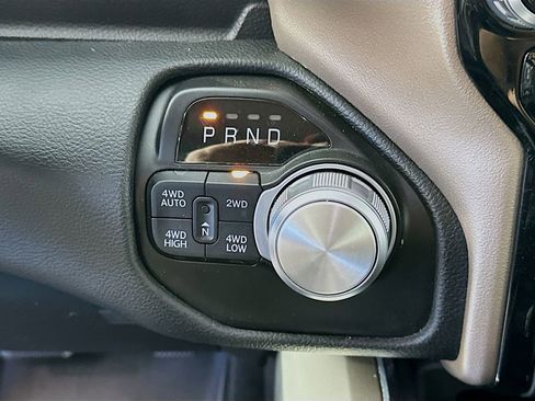 Used 2022 RAM 1500 Laramie AWD/4WD image 16