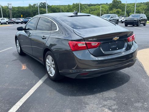 Used 2017 Chevrolet Malibu LT FWD image 3