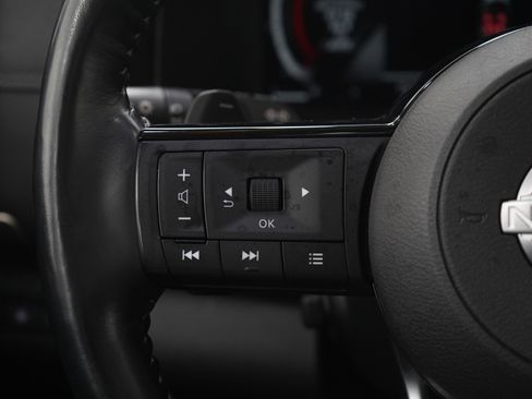 Used 2022 Nissan Pathfinder Platinum image 25