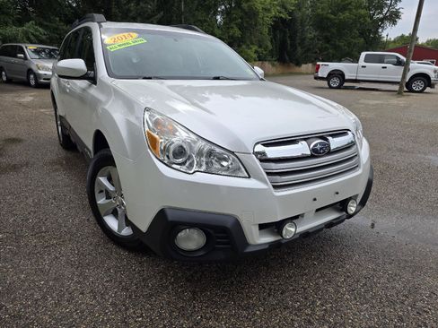 Used 2014 Subaru Outback 2.5i Limited AWD/4WD image 2