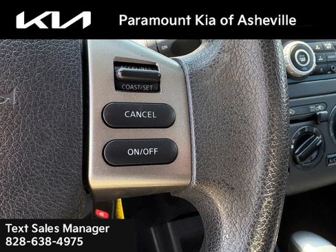 Used 2010 Nissan Versa Hatchback FWD image 12