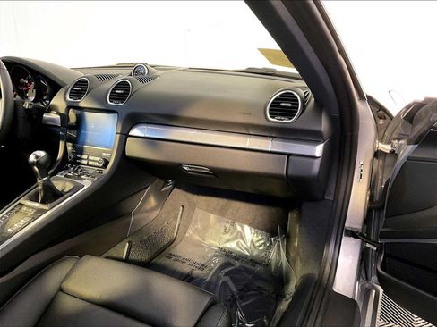 Certified 2024 Porsche 718 Cayman RWD image 22