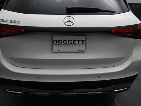 New 2025 Mercedes-Benz GLC 300 image 10