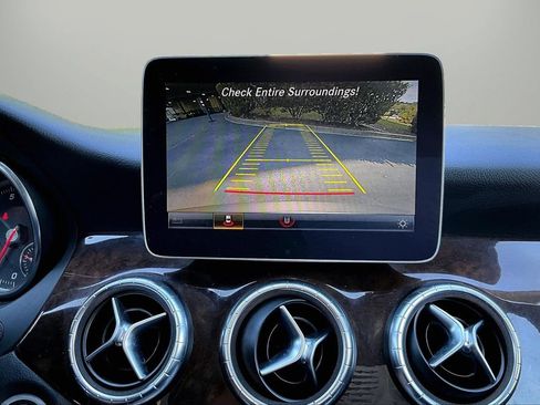 Used 2019 Mercedes-Benz CLA 250 4MATIC image 13