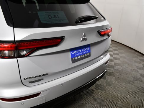 Used 2024 Mitsubishi Outlander SE Black Edition AWD/4WD image 15