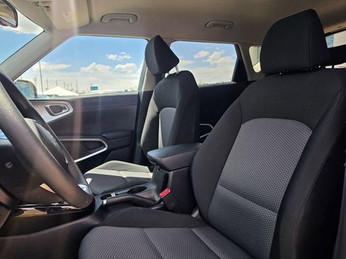 Certified 2024 Kia Soul S FWD image 10