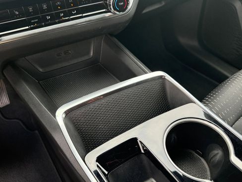 Used 2025 Chevrolet Equinox LT image 43