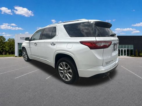 Used 2021 Chevrolet Traverse Premier w/ LPO, Floor Liner Package AWD/4WD image 8