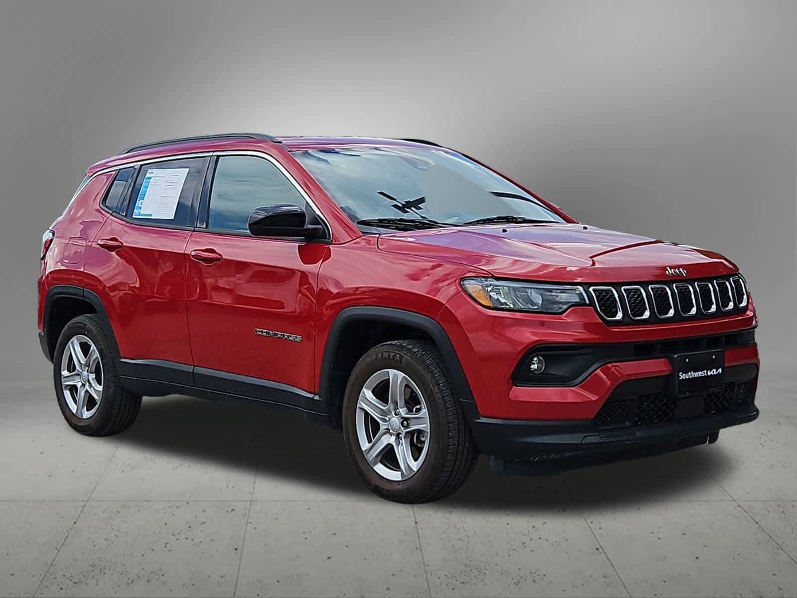 Used 2024 Jeep Compass Latitude AWD/4WD image 8