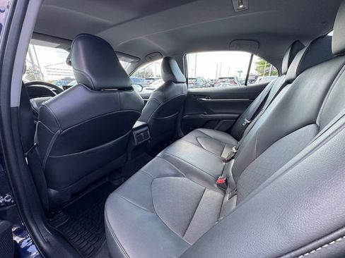 Used 2022 Toyota Camry XSE image 9