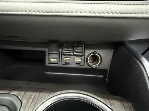 Used 2021 Toyota Highlander Platinum image 21