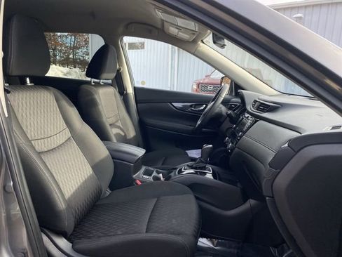Used 2019 Nissan Rogue SV image 27