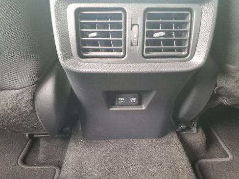 Used 2021 Toyota Venza LE w/ Carpet Mat Package (TMS) AWD/4WD image 14