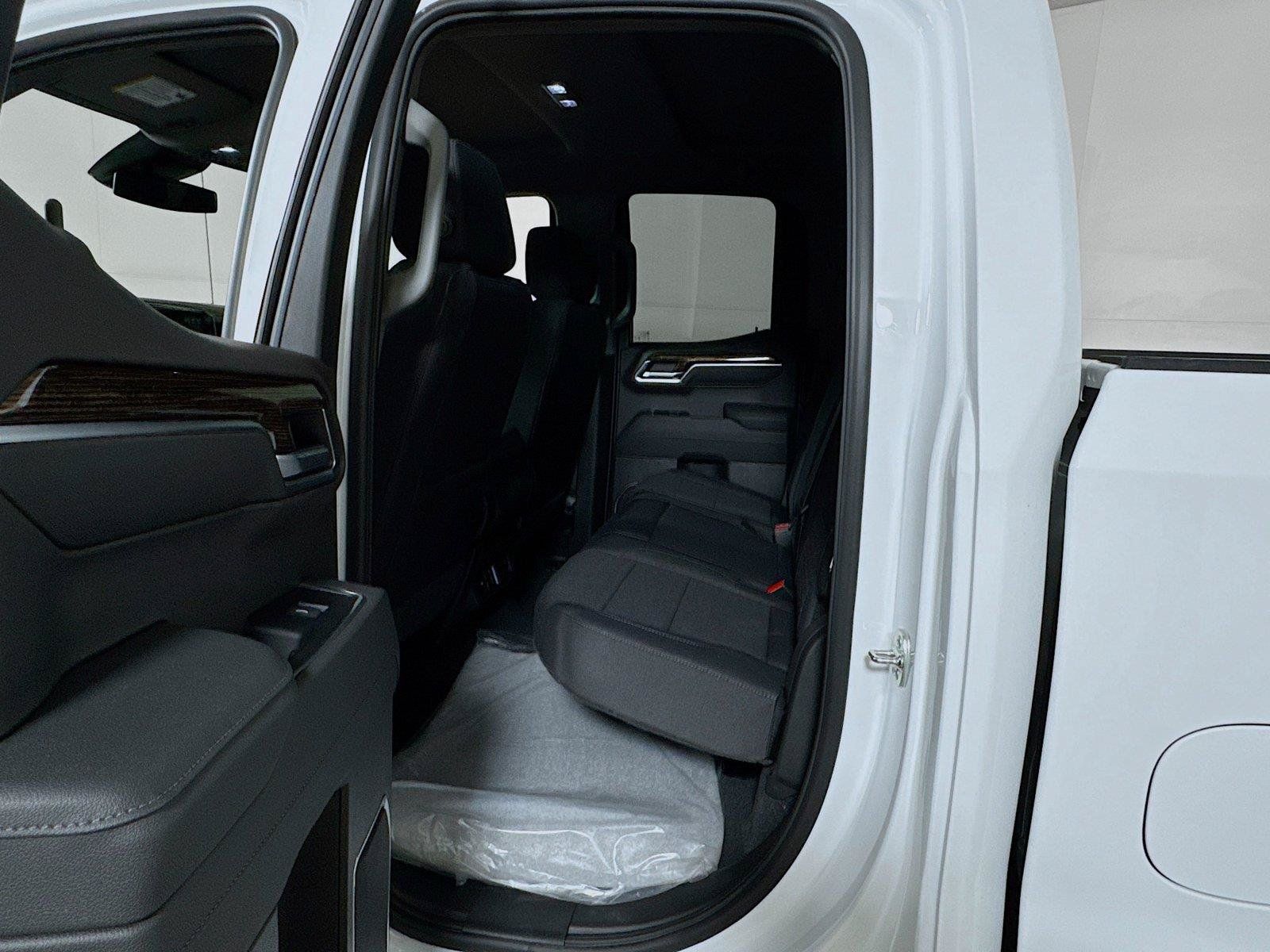 New 2026 GMC Sierra 1500 SLE w/ Preferred Package RWD image 13