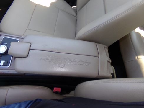Used 2013 Mercedes-Benz E 350 BlueTEC Sedan image 48
