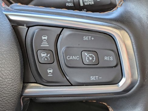 Used 2021 Jeep Gladiator Overland AWD/4WD image 24