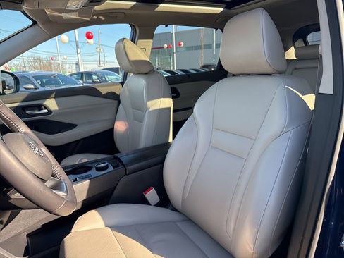 Used 2023 Nissan Rogue SV w/ SV Premium Package image 12