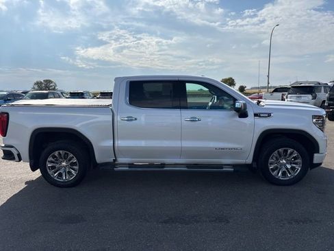 Used 2024 GMC Sierra 1500 Denali w/ Technology Package AWD/4WD image 5