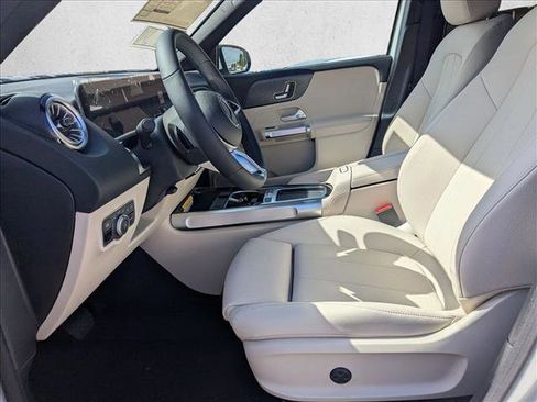 New 2026 Mercedes-Benz GLB 250 image 4