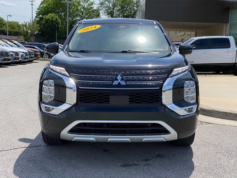 Used 2024 Mitsubishi Outlander SE AWD/4WD image 2