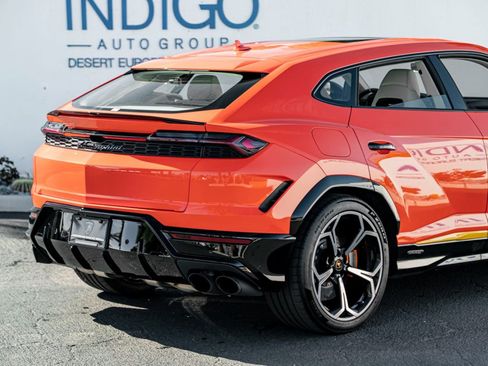 Used 2025 Lamborghini Urus SE image 7