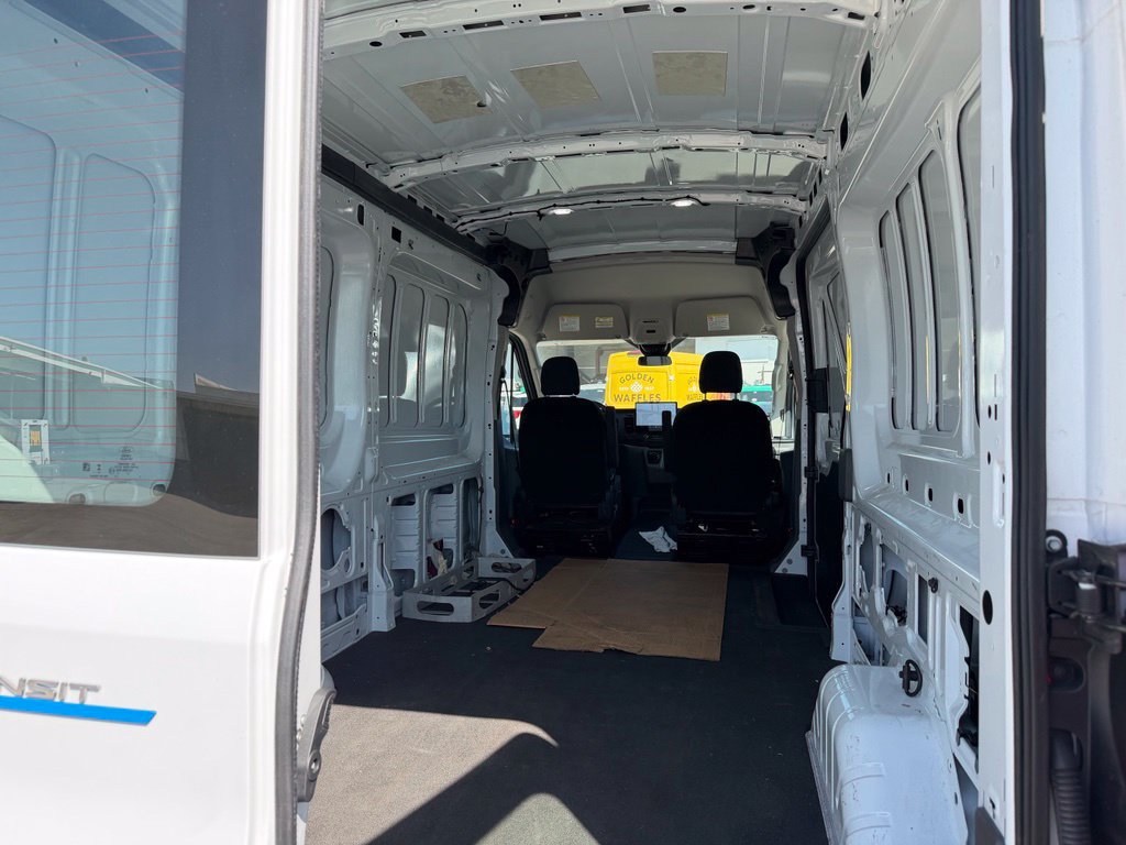 Used 2023 Ford E-Transit Medium Roof RWD image 5