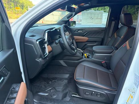 New 2026 GMC Canyon AT4 w/ Technology Plus Package AWD/4WD image 9