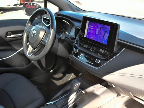 Used 2024 Toyota Corolla SE w/ SE Package image 45