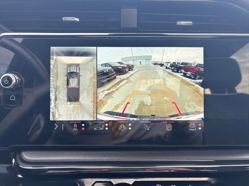 Used 2024 GMC Sierra 2500 AT4X image 33