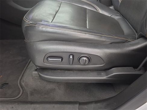 Certified 2020 Chevrolet Traverse Premier image 18