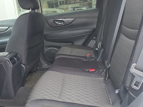 Used 2020 Nissan Rogue SV image 8