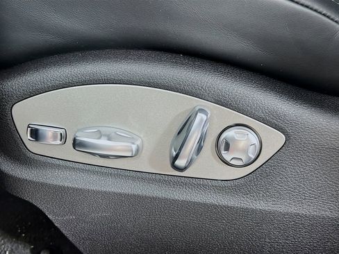 New 2026 Porsche Macan image 22