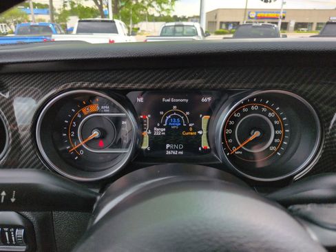 Used 2021 Jeep Gladiator Sport AWD/4WD image 15