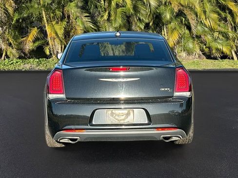 Used 2016 Chrysler 300 S image 6