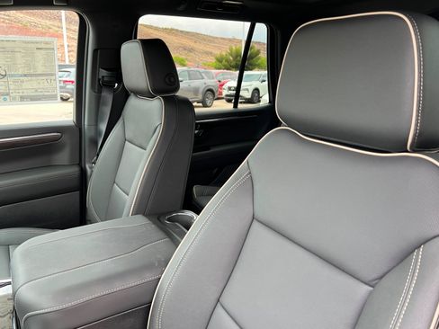New 2026 Chevrolet Tahoe Premier w/ Sun And Tow Package AWD/4WD image 17