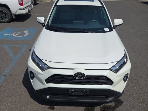Used 2022 Toyota RAV4 XLE Premium AWD/4WD image 9