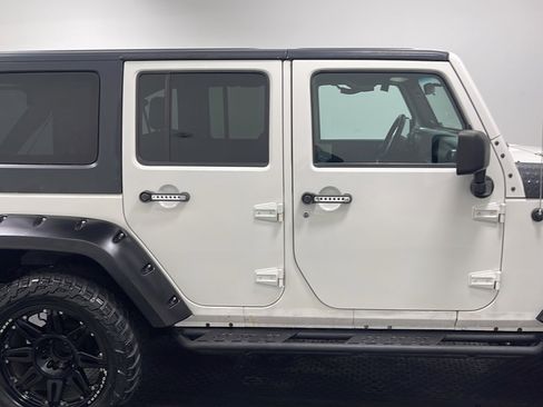 Used 2010 Jeep Wrangler Unlimited Sport AWD/4WD image 19