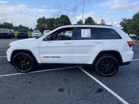 Used 2021 Jeep Grand Cherokee Freedom Edition AWD/4WD image 10