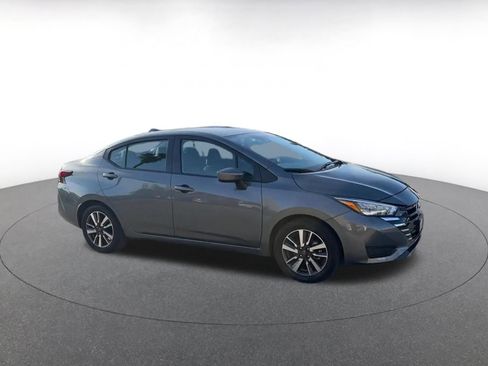 Used 2025 Nissan Versa SV image 2