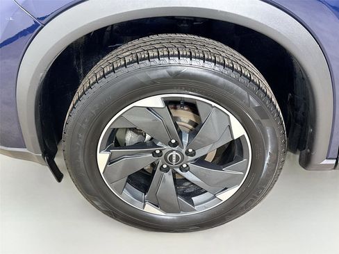 Used 2024 Nissan Rogue SV AWD/4WD image 28