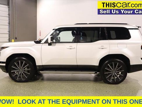 Used 2024 Lexus GX 550 w/ Accessory Package (2T) AWD/4WD image 5