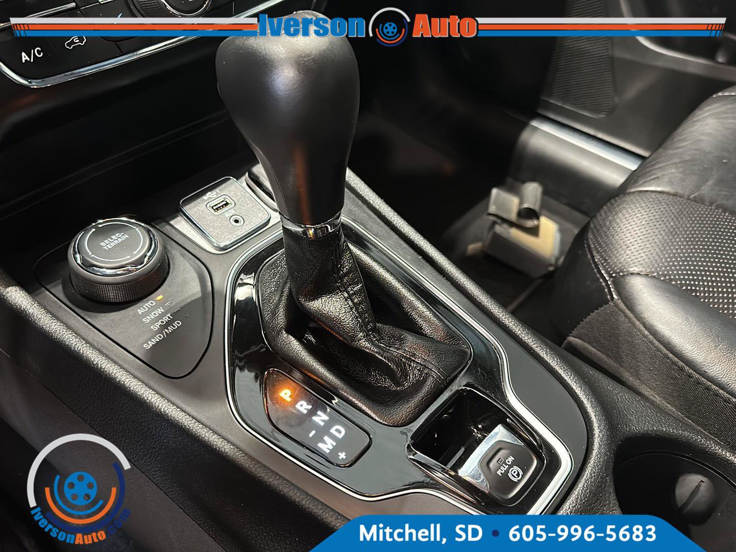 Used 2019 Jeep Cherokee Limited AWD/4WD image 21