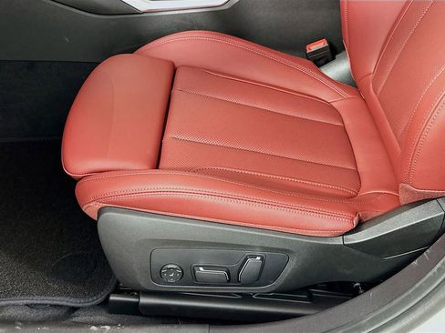 Used 2026 BMW 330i Sedan w/ Convenience Package image 21