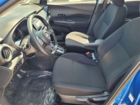 New 2025 Nissan Kicks Play S image 8